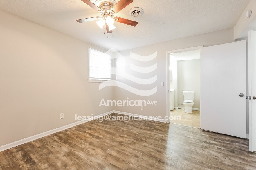 Building Photo - 45 Carriage Dr