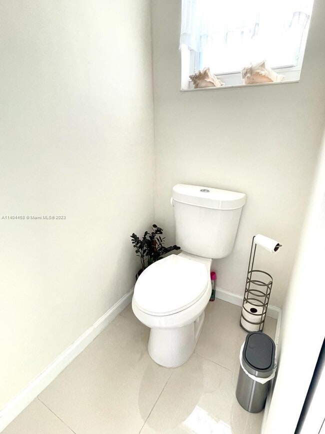 Building Photo - 1937 Sans Souci Blvd