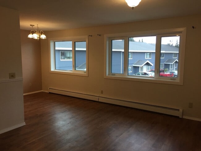 Building Photo - 193 Palace Cir