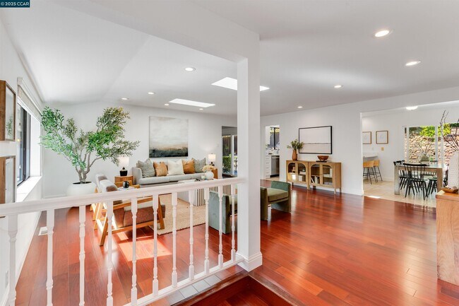 Building Photo - 2424 San Miguel Dr
