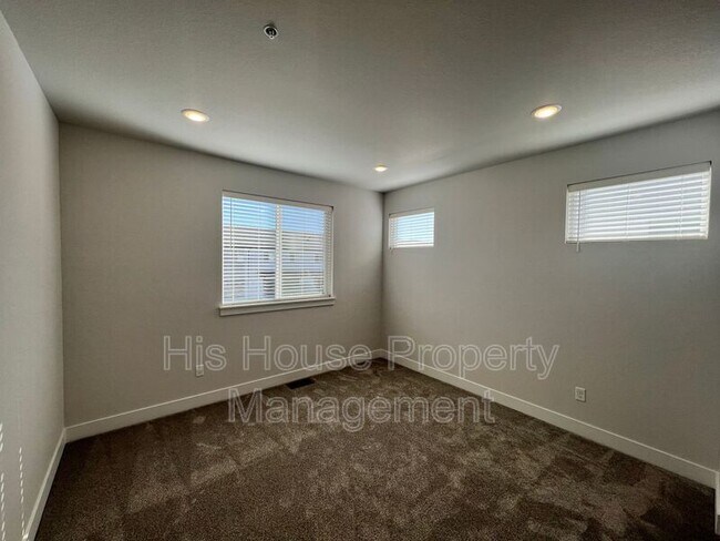 Building Photo - 4125 24th Street Rd