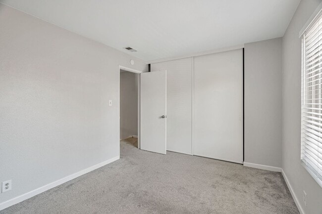 Building Photo - 2 Story Townhome