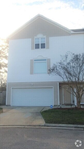 Building Photo - Camellia Gardens