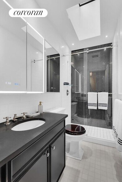 Building Photo - 320 E 57th St