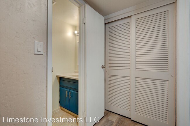 Building Photo - 2 br, 2.5 bath House - 1403 Rexford Place