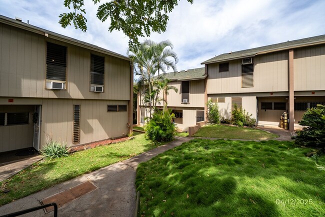 Building Photo - 3 Bed 1.5 Bath Condo in Makakilo Gardens 2