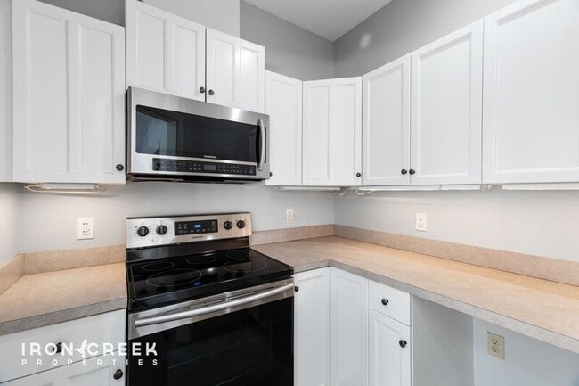 Building Photo - 1904 Bearberry Ln