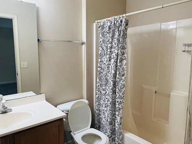 Building Photo - 40 Cabernet Ct
