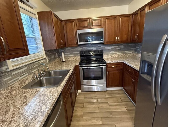 Building Photo - 4429 Coopers Creek Dr SE
