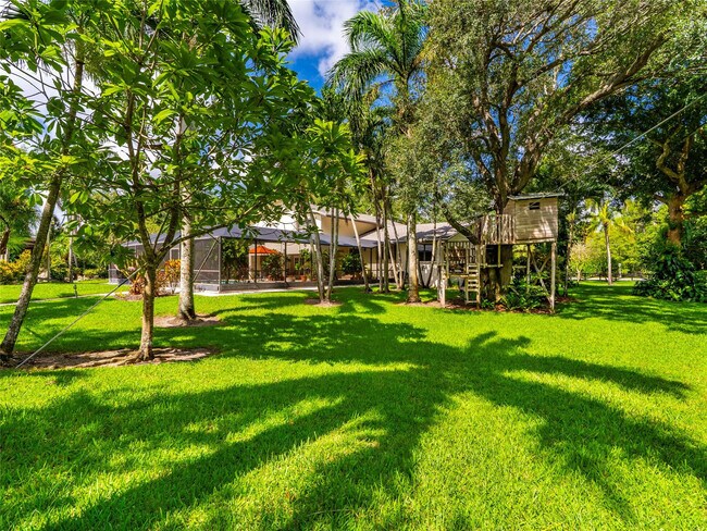 Building Photo - 6556 NW 87th Ave