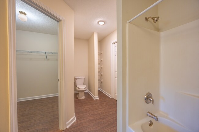 Building Photo - 101 Lindsay Ct