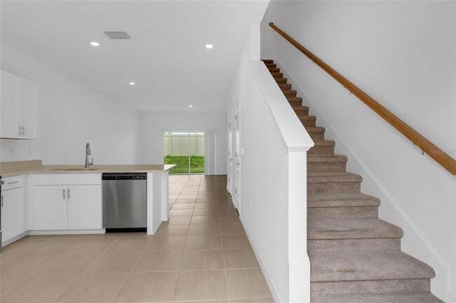 Building Photo - 8765 Daybreak St