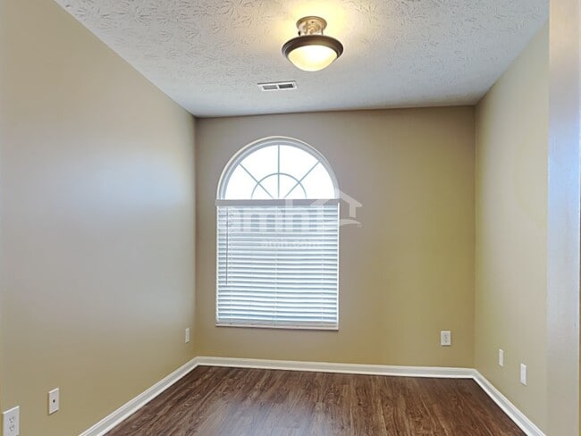 Building Photo - 1468 Vanderlyn Ct