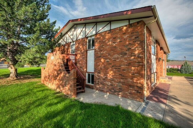 Building Photo - NOVEMBER RENT FREE!!! WATER/SEWER INCLUDED IN RENT!