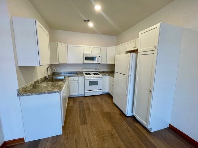 Building Photo - 1010 W South St