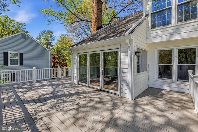 Building Photo - 1646 Stowe Rd