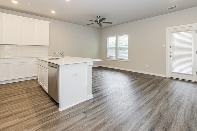 Building Photo - 18322 W Centro Cir