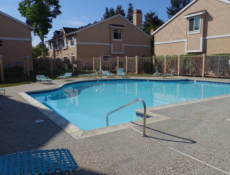 Building Photo - 4631 Rothbury Common