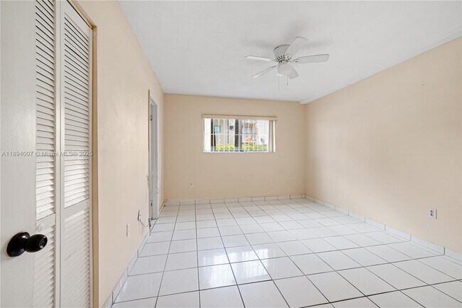 Building Photo - 5490 W 21st Ct