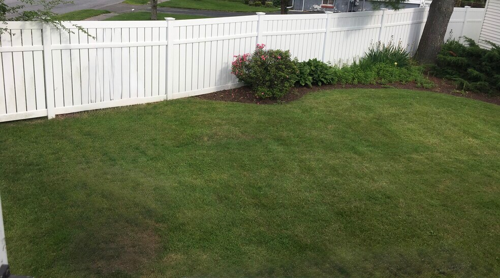 Building Photo - 15 Welch Ter