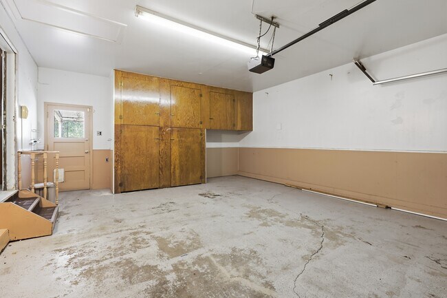 Building Photo - 3705 W Eastman Ave