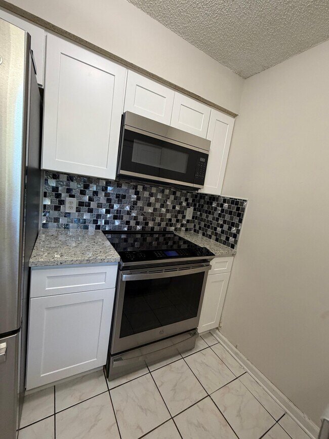 Building Photo - 7984 Gulf Rd S