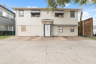 Building Photo - 3705 Mandell St