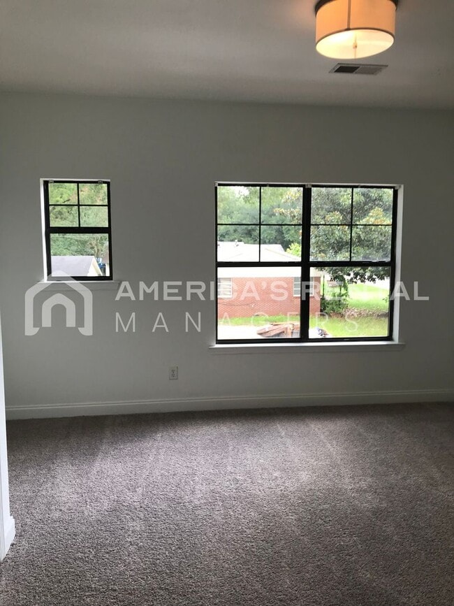 Building Photo - Townhome For Rent in Tuscaloosa, AL!  View with 48 Hours Notice!