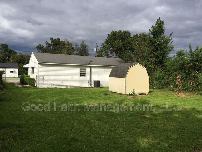 Building Photo - 405 Rachael St