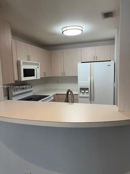 Building Photo - 50 Menores Ave