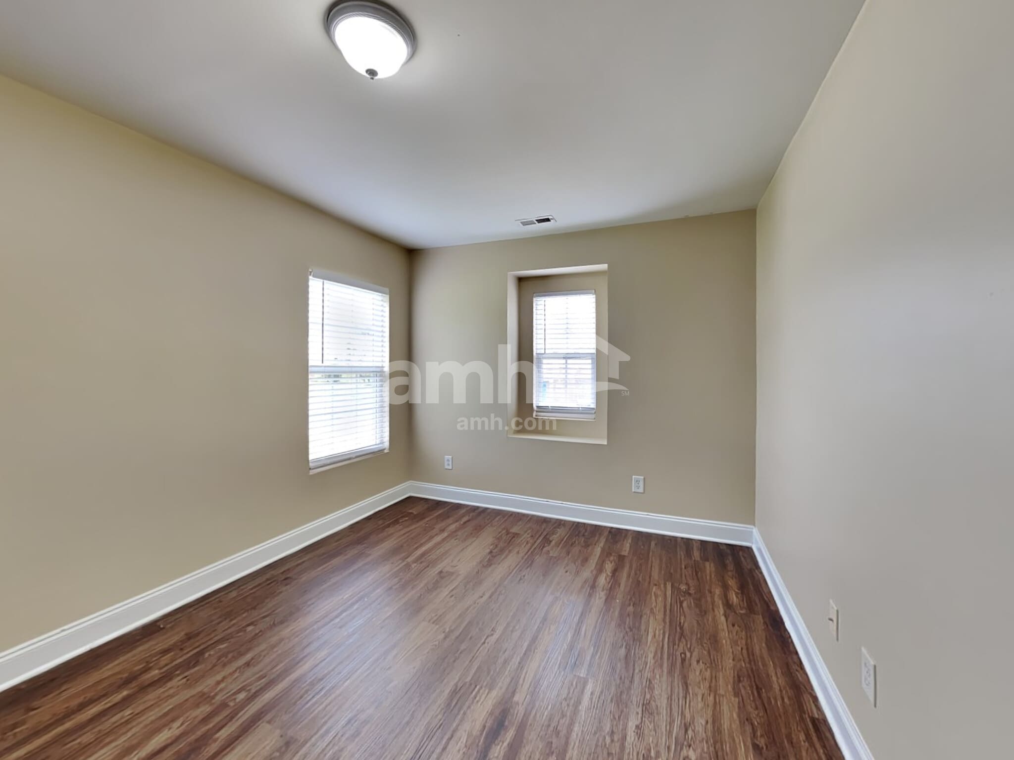 Building Photo - 3770 Marshlane Way