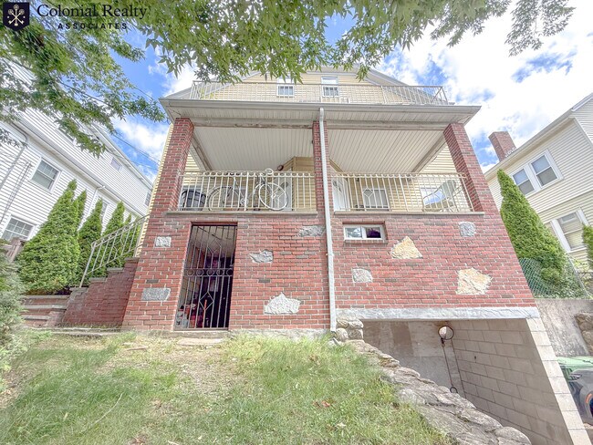 Building Photo - 81 Putnam St