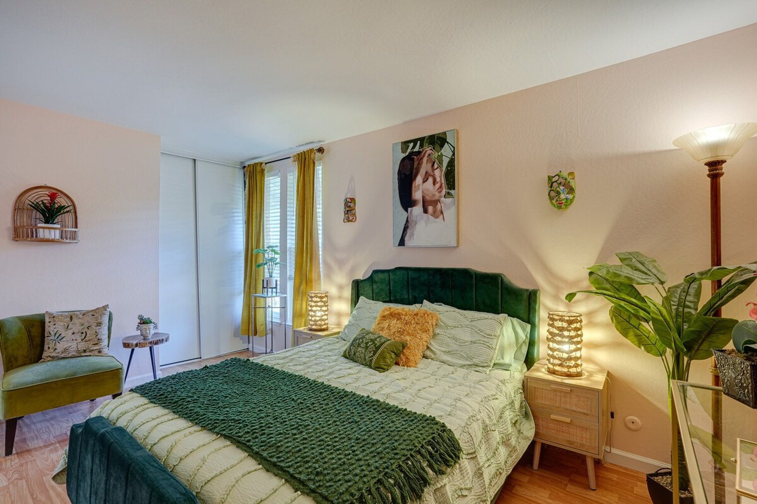 Building Photo - 5474 Roundtree Pl