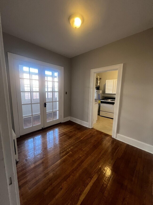 Building Photo - 176 Market St