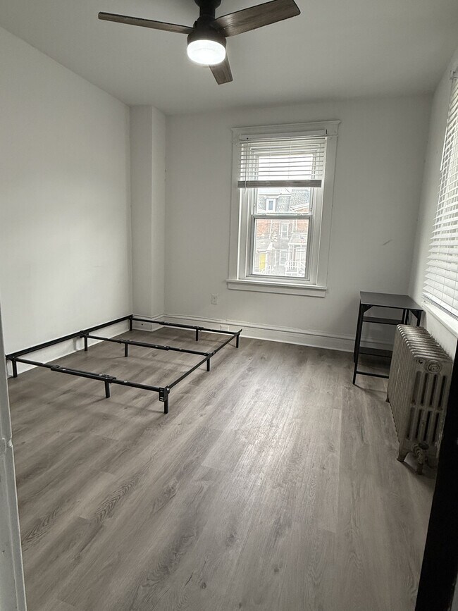 Building Photo - 437 Montclair Ave