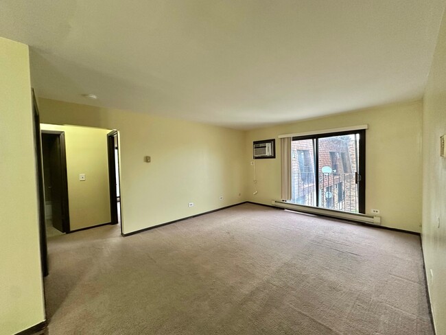 Building Photo - 160 S Waters Edge Dr
