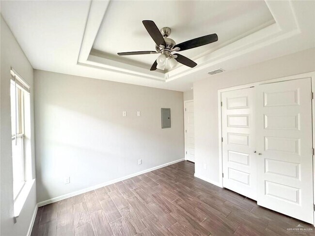 Building Photo - 1304 Alta Vista Dr