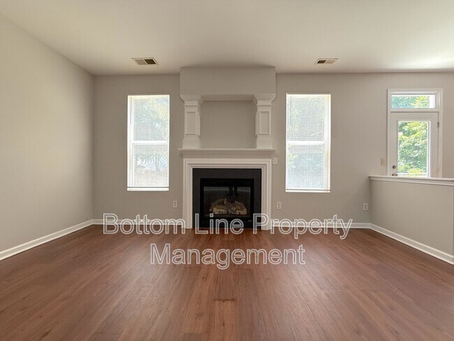 Building Photo - 5622 Wallace Cabin Dr