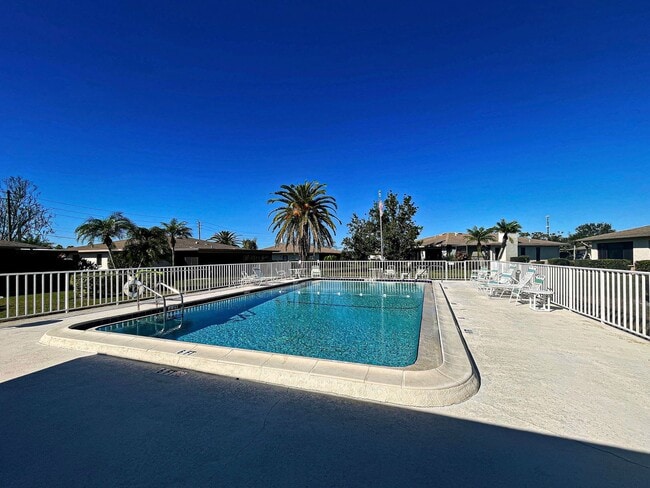 Building Photo - 2BD/2BA/1CG in Vivienda West - a 55+Community