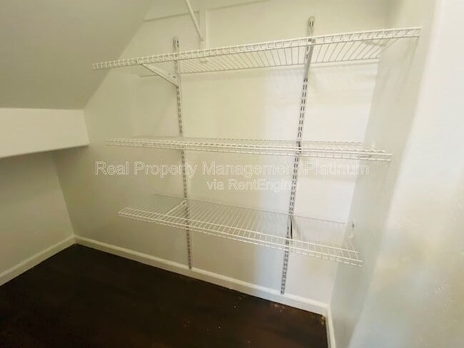 Building Photo - 1875 N Belvedere Ave