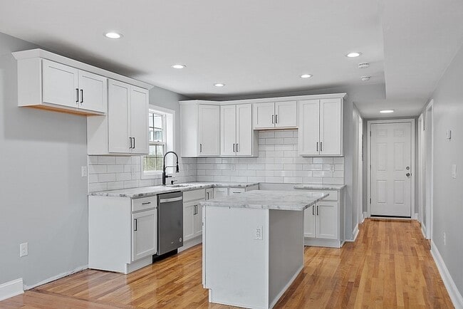 Building Photo - 79 Gage St