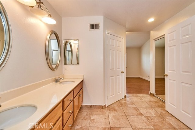 Building Photo - 24646 Maple Ln