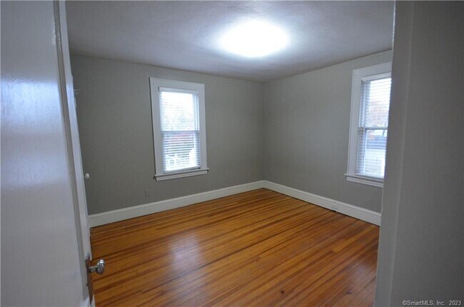 Building Photo - 147 Freeman Ave