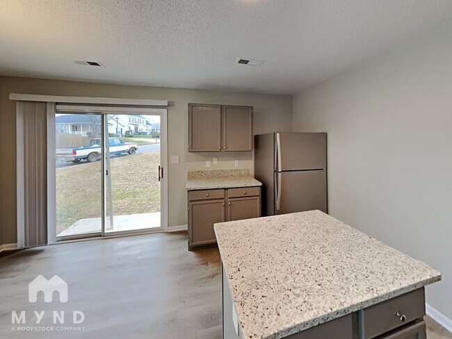 Building Photo - 11550 Stewarts Crossing Dr