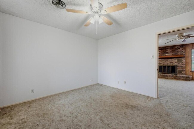 Building Photo - 31092 US-82