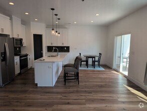 Building Photo - Modern Comfort in a Beautiful 3-Bedroom Home