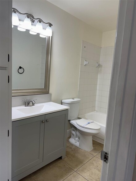 Building Photo - 11400 NW 45th St