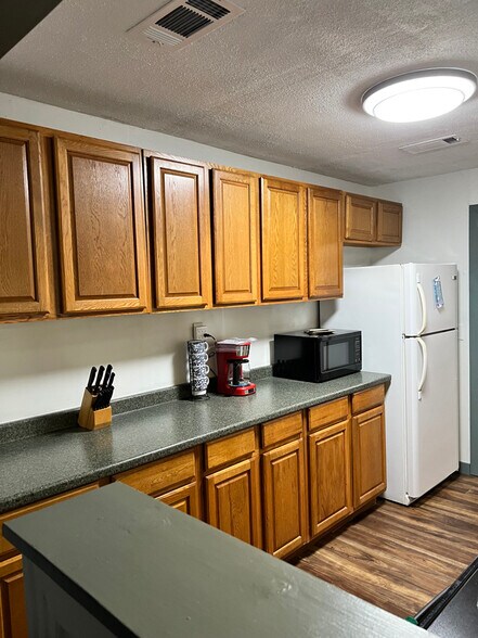 Refriegerator, Microwave & Coffee Maker - 346 Orion St