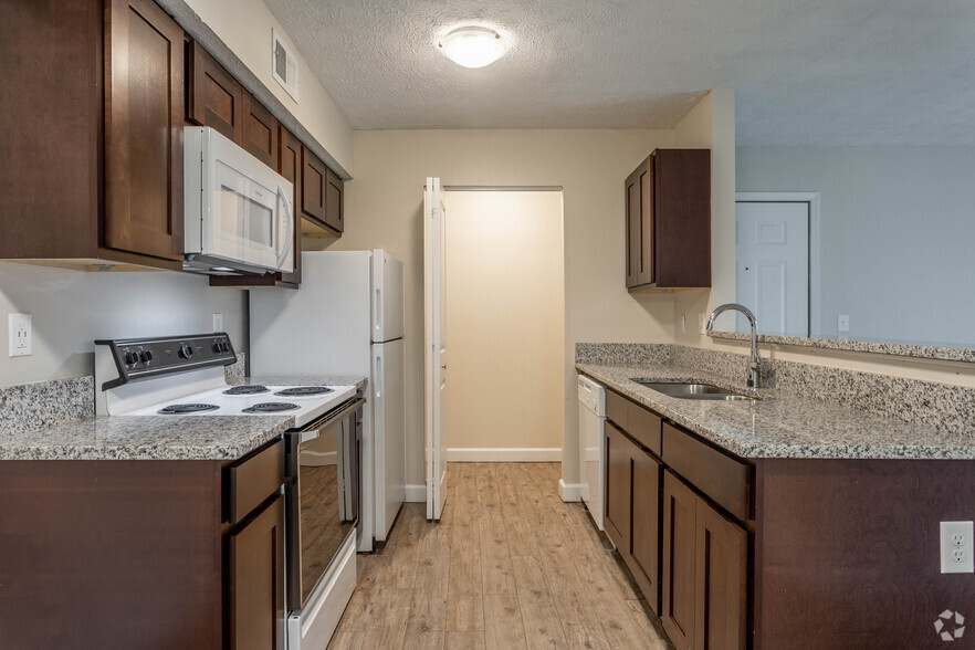 2 Br, 2 Ba - 906 SF - Bayside Apartment Homes