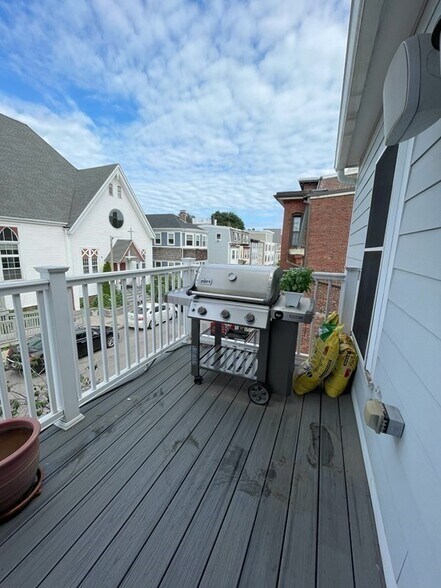 Building Photo - 342 Dorchester St